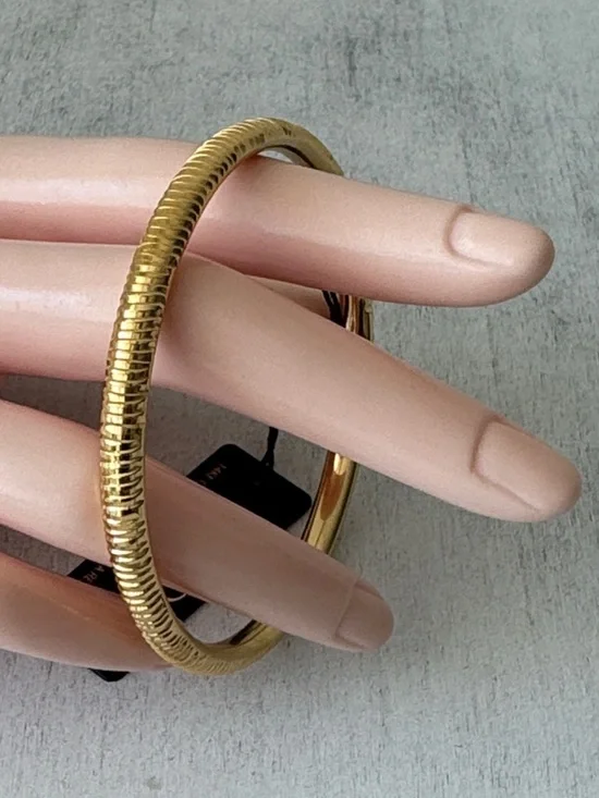 Milor 14k Gold Resin Filed Round Bangle Bracelet Ribbed Texture Bracelet Italy - Picture 4 of 9